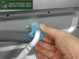 Hướng dẫn cách lắp đặt máy giặt Electrolux chi tiết đơn giản cach lap dat may giat Electrolux 1